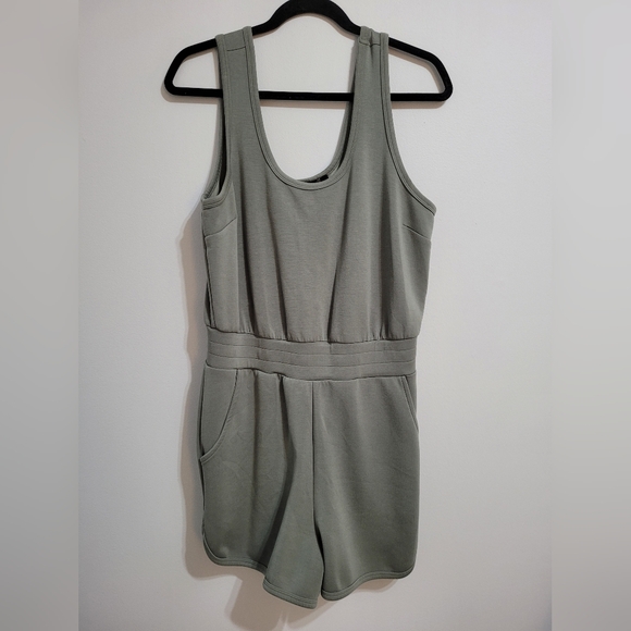 RD Style Romper - Picture 2 of 6